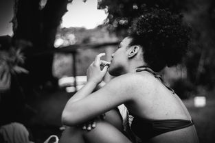 世界上哪位明星最白最黑图片，世界上哪位明星最白最黑